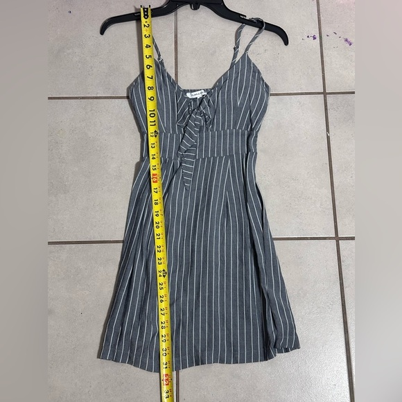 Purple Snow Women Gray Striped Dress size Small - Picture 7 of 8